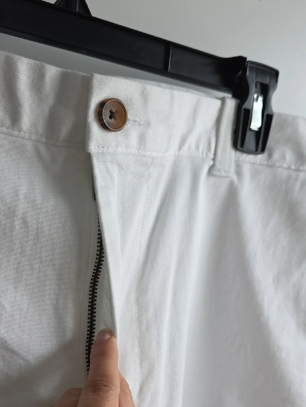 J. Crew Men's White Flat-Front Cotton Shorts 40 G207